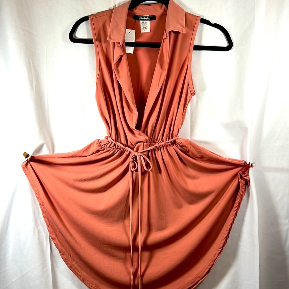 Super Sexy Sleeveless Top - Open top - Elastic Waist with tie - Size M NWT